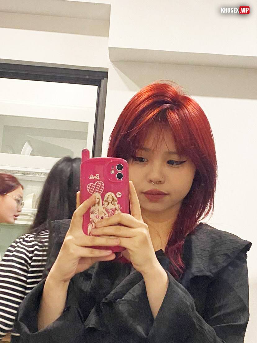 Chịch em tóc đỏ lồn dâm nước nôi lênh láng - Hình 01