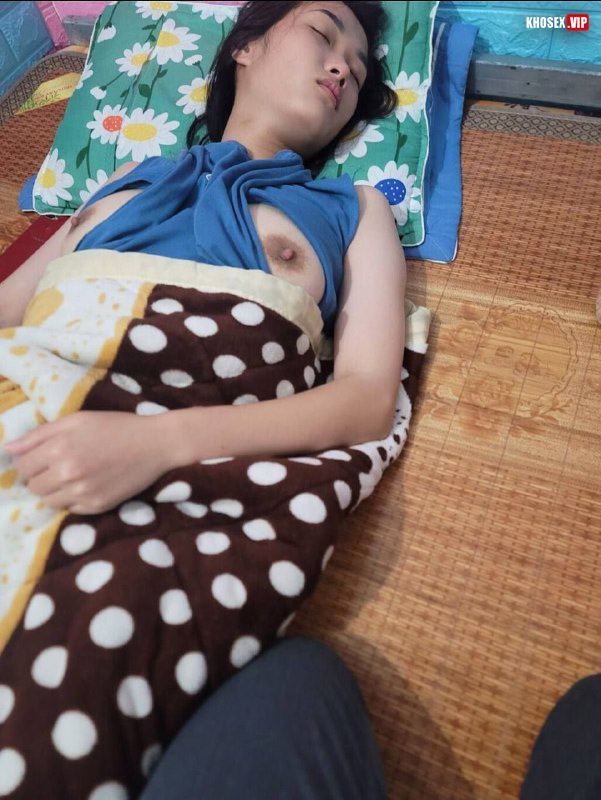 Dập vợ dâm nứng lồn rên không chịu được - Hình 05